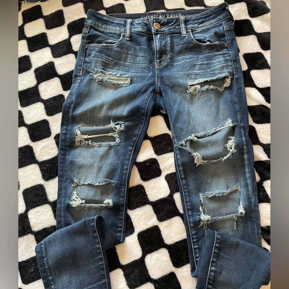 Distressed American eagle jeans size 10 regular